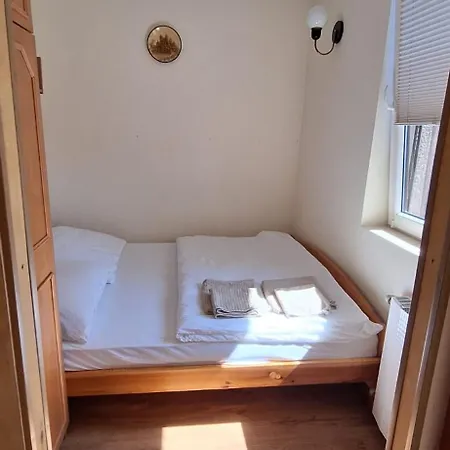 Przystanek Swory アパート