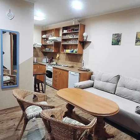 Przystanek Swory アパート